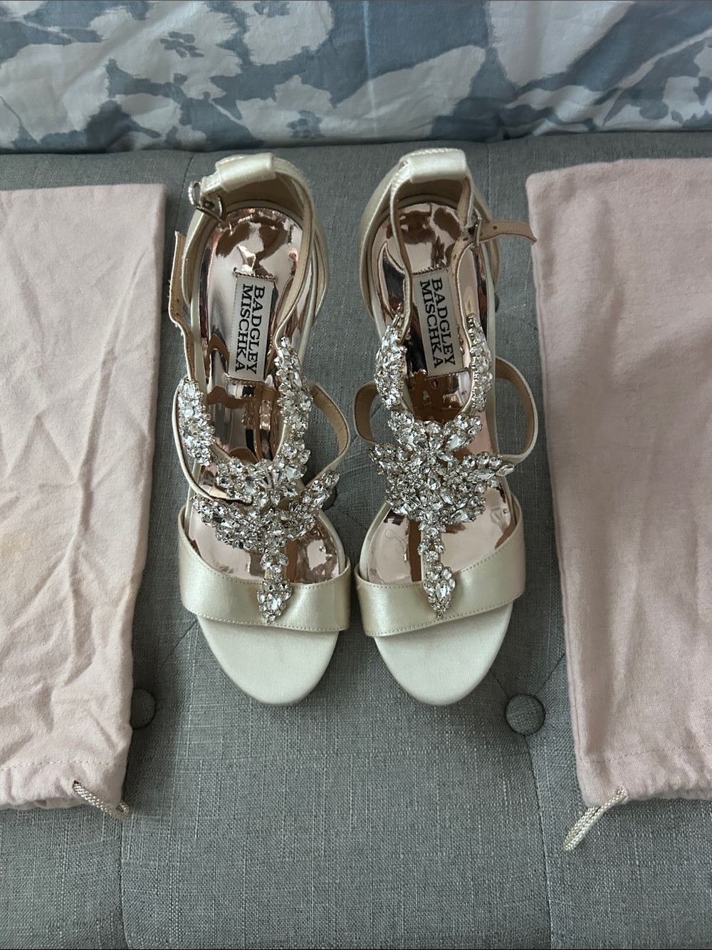 Badgley Mischka Satin Ivory Crystal T-Strap Heels size 8.5 worn only for photo